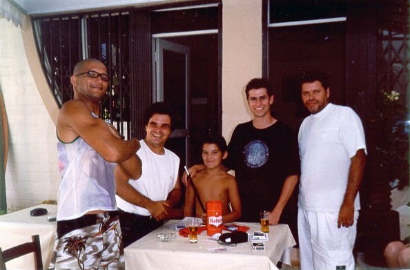 Ryane, Hugo Moraes e seu filho Leonardo, Fabian Rodrigues e Franco