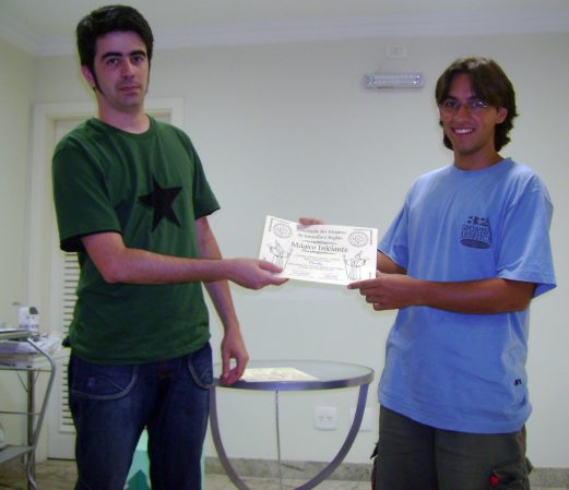 Professor Fazzio (esquerda) e o aluno Martus (direita)