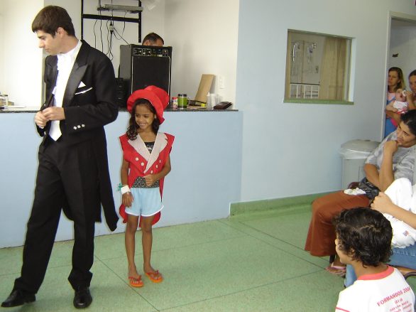 M�gico Fabian Rodrigues iniciando a apresenta��o