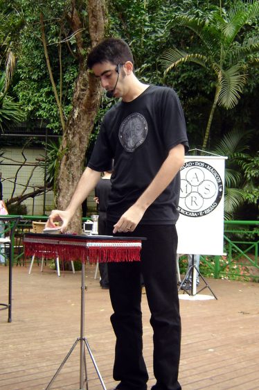 Fazzio, o primeiro mágico a se apresentar