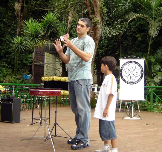 Participa��o tamb�m das crian�as nas m�gicas