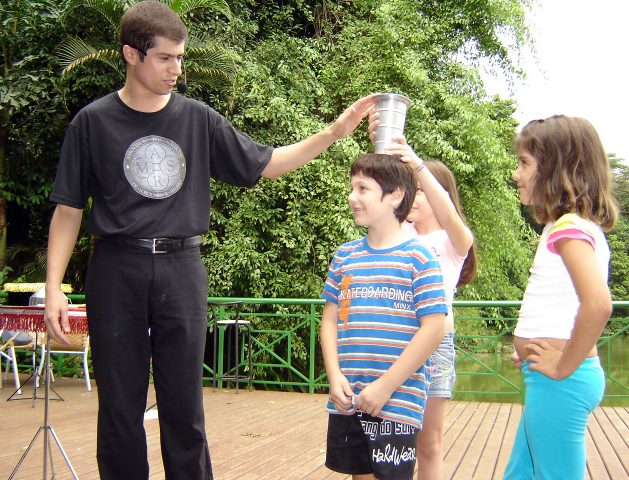 Fabian Rodrigues e sua especialidade, a Magia para Crian�as