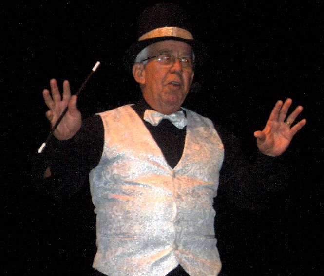 Toni e suas m�gicas para as crian�as