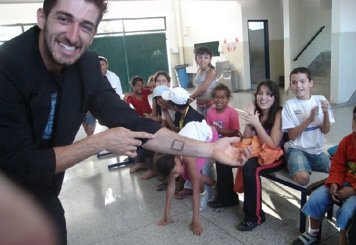 M�gico Deci na escola Edward Frufru