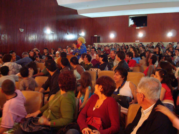 Parte do p�blico de mais de 200 pessoas que lotou o audit�rio