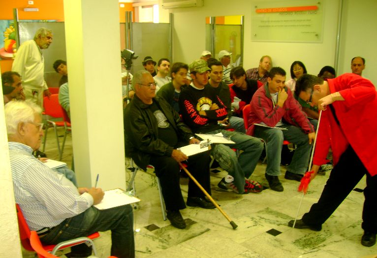 Todos atentos ao detalhe da apresenta��o