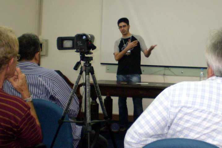 Fazzio em sua confer�ncia sobre Mentalismo: Mentorama