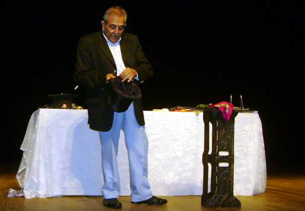 Hector Carri�n e a confer�ncia de Magia para crian�as