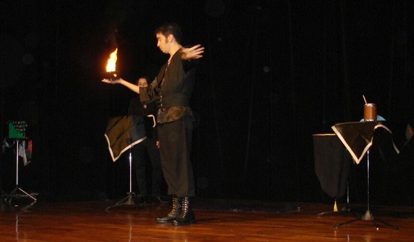 M�gico Fazzio, o segundo a se apresentar na Gala