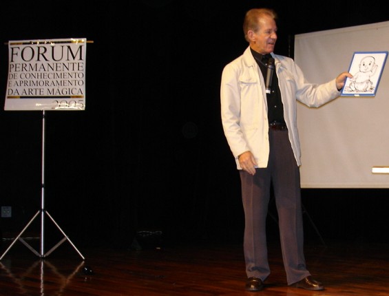 Joe M�rbel e outra rotina de Magia para Crian�as durante sua confer�ncia