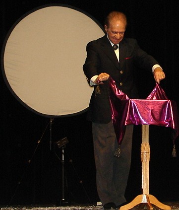 Joe M�rbel iniciando sua participa��o no espet�culo