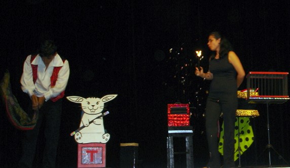 M�gico Torrine e sua partner Juliana