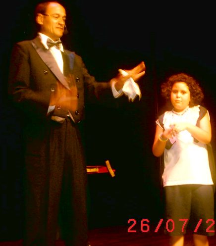 Mr. Ayres e sua pequena assistente