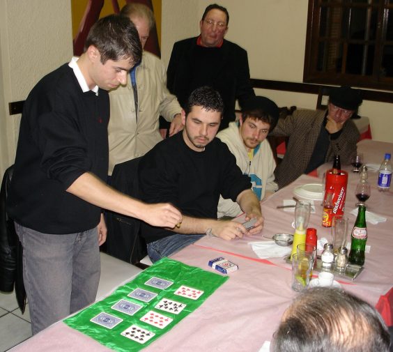 Fabian Rodrigues durante a reuni�o na pizzaria