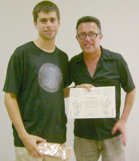Fabian Rodrigues e Magoo na entrega do prmio de reconhecimento 2006